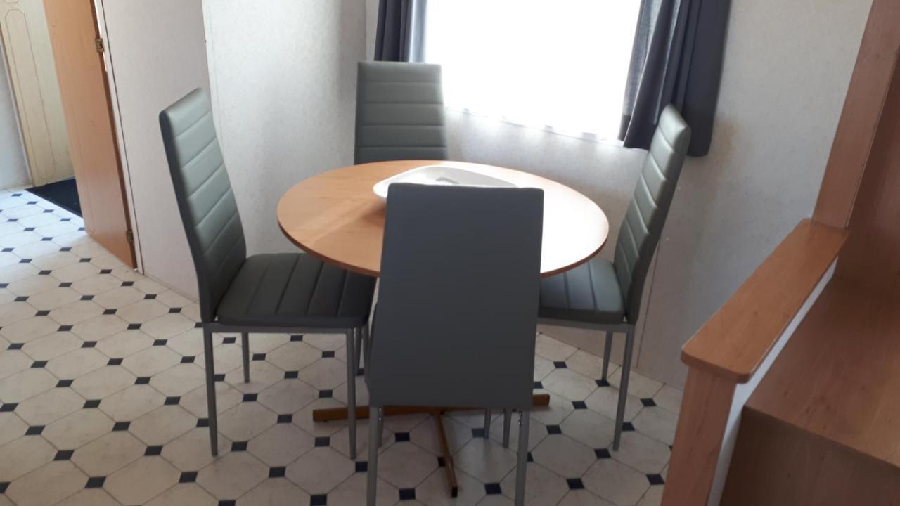 Ameland - Ballum: Stacaravan Casa de Férias